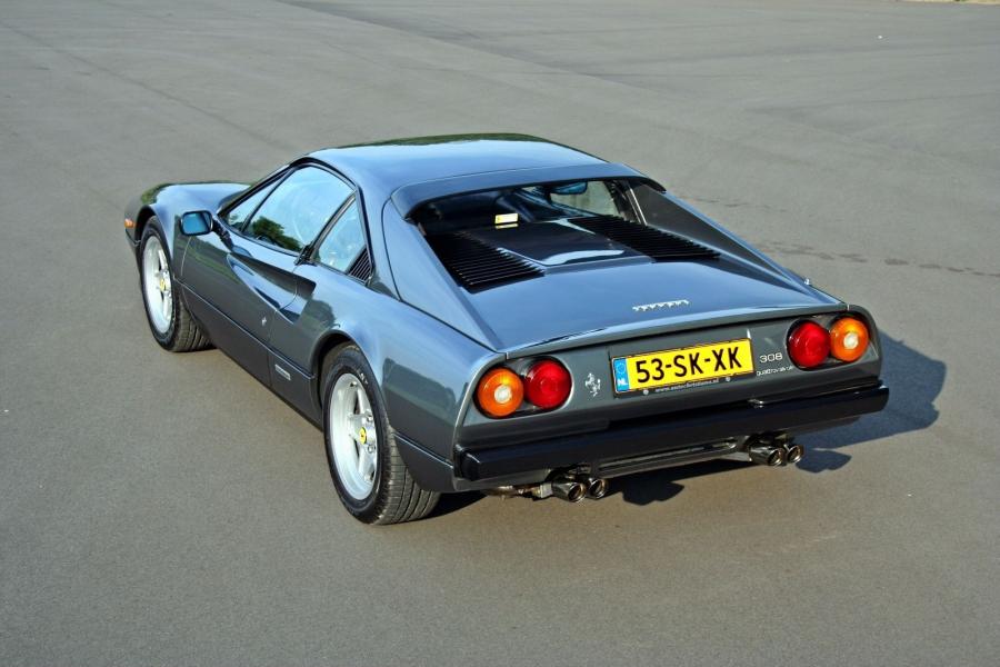  Ferrari 308 GTB Quattrovalvole 1982 года  (фото 32 из 61)